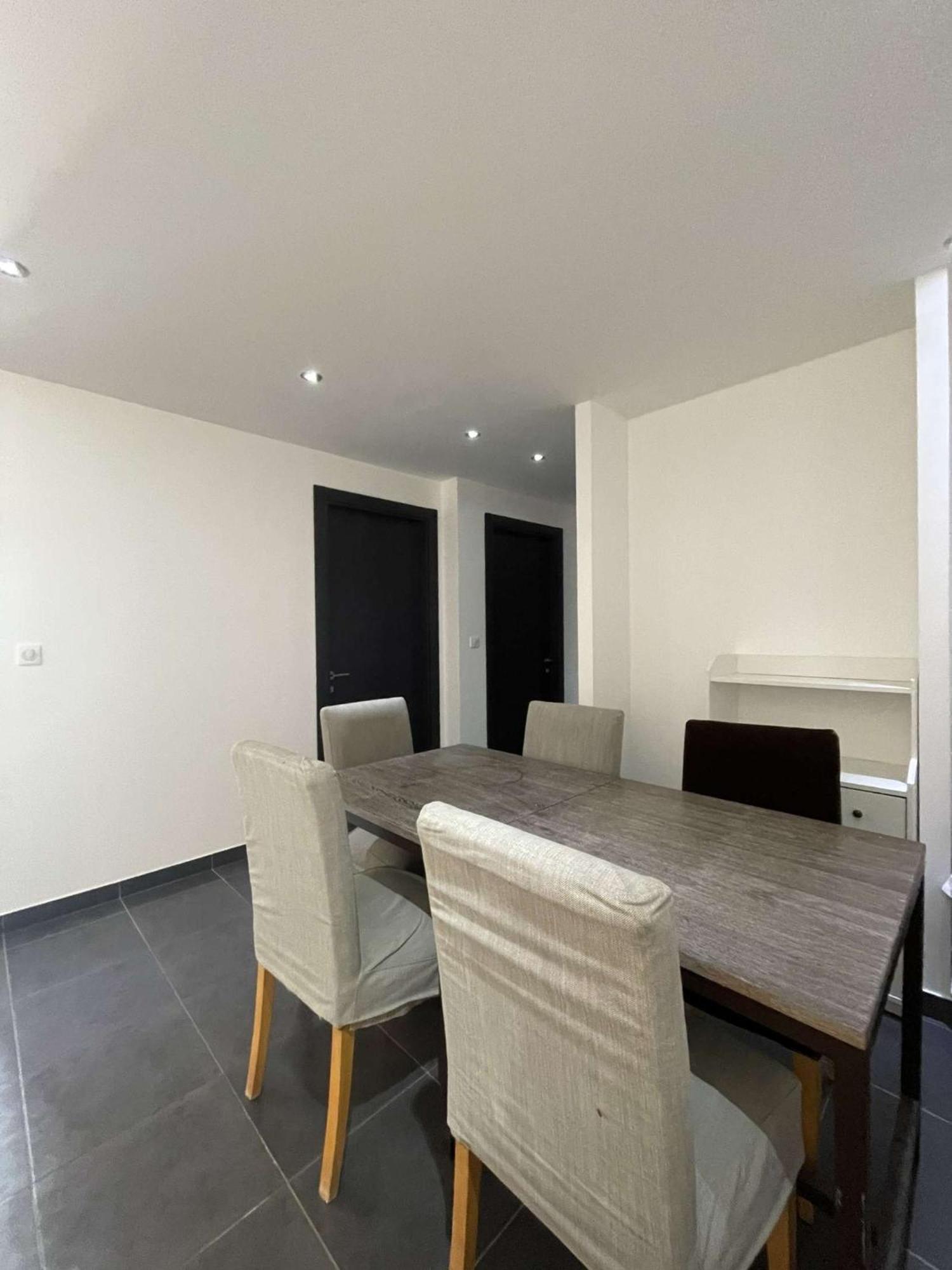 Neuf, 2 Chambres, Terrasse Plein Sud A Appartement *