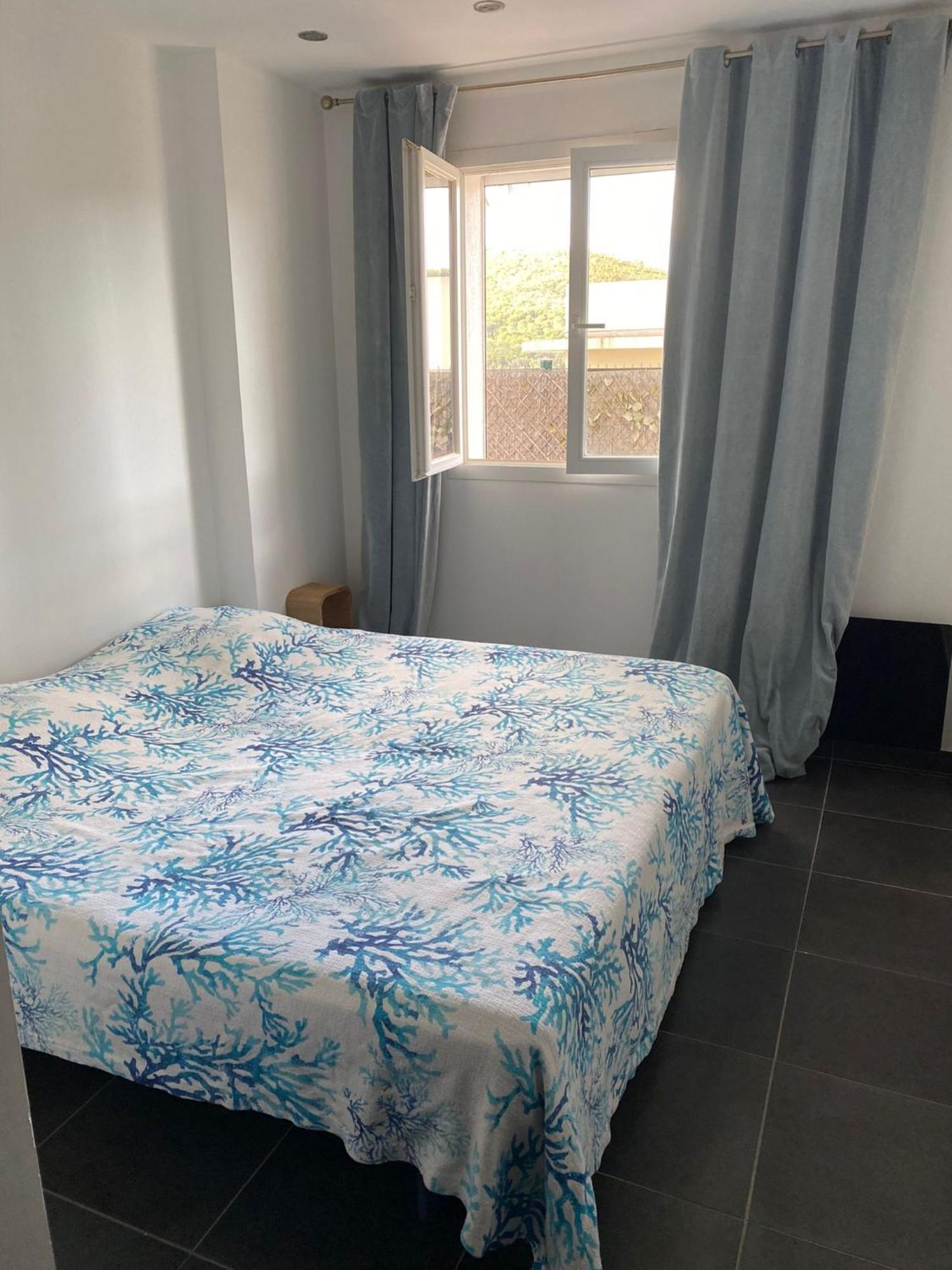 Neuf, 2 Chambres, Terrasse Plein Sud A Appartement *